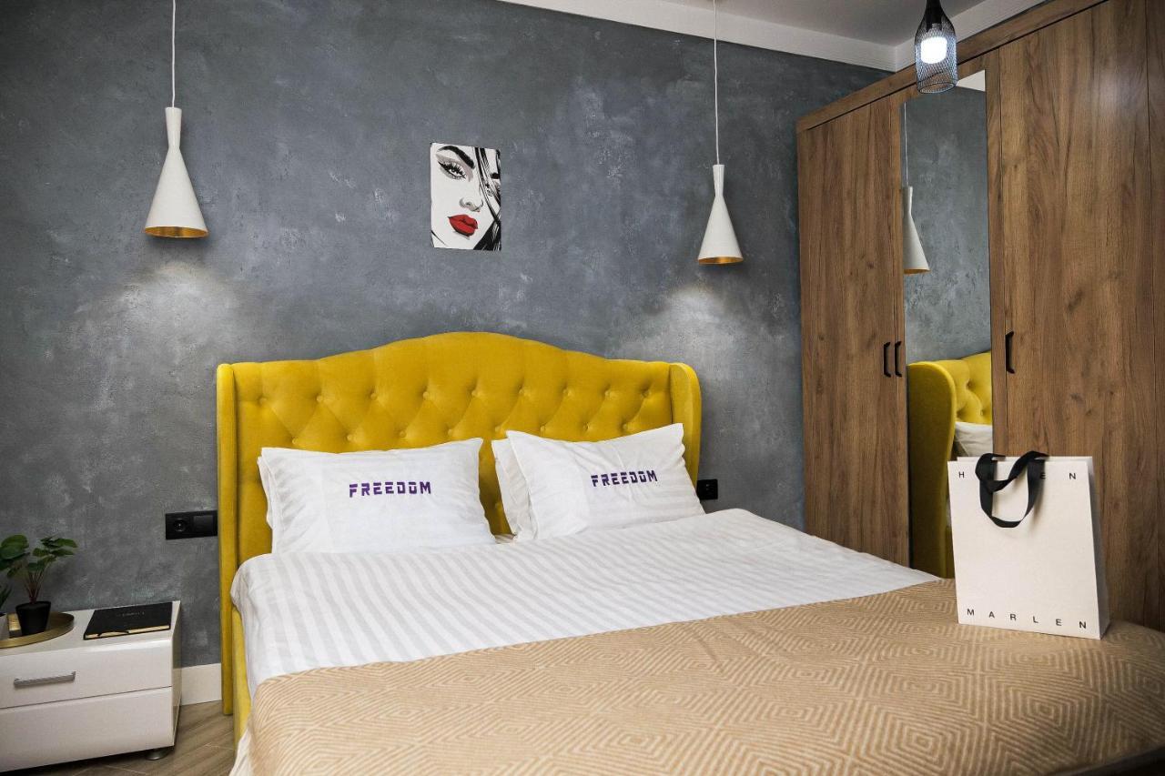 Freedom Apartments In City Center Kiev Ngoại thất bức ảnh