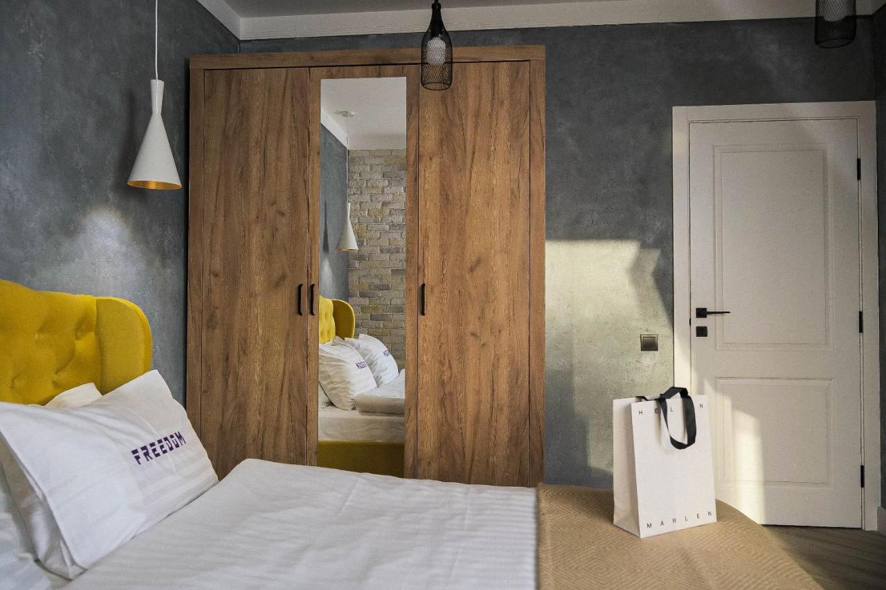 Freedom Apartments In City Center Kiev Ngoại thất bức ảnh