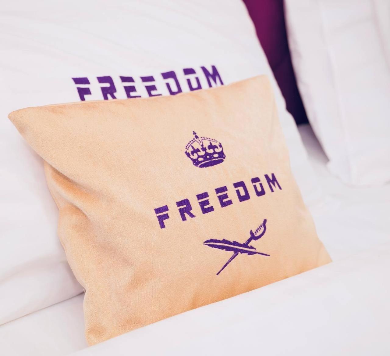 Freedom Apartments In City Center Kiev Ngoại thất bức ảnh